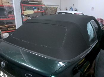 Remplacement d'une capote en Alpaga noire sur Golf 3 Cabriolet par RC Sellerie RC Sellerie