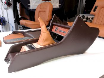 Console 504 CC regainée en simili-cuir par RC Sellerie RC Sellerie