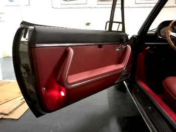 Panneau de porte en cuir 504 Cabriolet Renaissance RC Sellerie