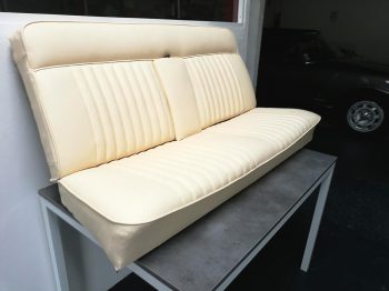 Rénovation banquette arrière cuir Peugeot Coupé 404 par RC Sellerie RC Sellerie