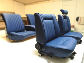 Remplacement du cuir d'une sellerie bleue pour une 504 Ti par RC Sellerie RC Sellerie