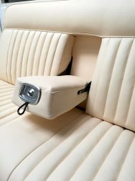 Rénovation banquette arrière cuir Peugeot Coupé 404 par RC Sellerie RC Sellerie