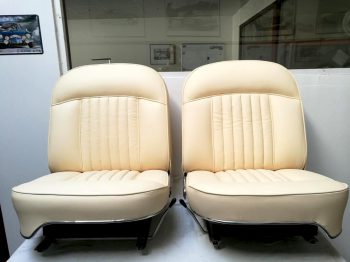Rénovation Sellerie cuir Peugeot Coupé 404 par RC Sellerie RC Sellerie