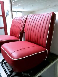 Sièges cuir rénovés Sunbeam Alpine par RC Sellerie RC Sellerie