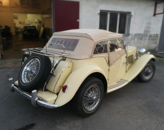Remplacement vitrage latéral MG TD par RC Sellerie RC Sellerie