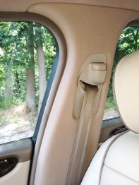 Remplacement tissu pieds milieux Jaguar XJ 8 par RC Sellerie RC Sellerie