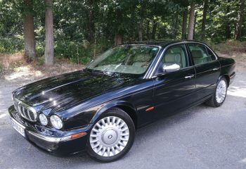 Rénovation ciel de toit Jaguar XJ 8 avec toit ouvrant par RC Sellerie RC Sellerie