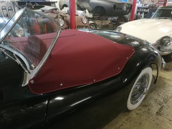 Création d’un couvre tonneau en toile Alpaga Jaguar XK 140 par RC Sellerie RC Sellerie