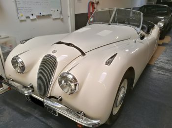 Réalisation d’un couvre tonneau Jaguar XK 120 par RC Sellerie RC Sellerie