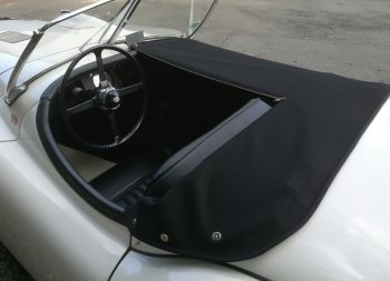 Réalisation d’un couvre tonneau Jaguar XK 120 par RC Sellerie RC Sellerie