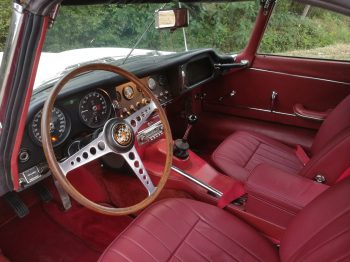 Remplacement capote Jaguar type E par RC Sellerie RC Sellerie