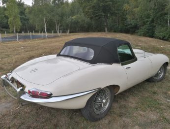 Remplacement capote Jaguar type E par RC Sellerie RC Sellerie