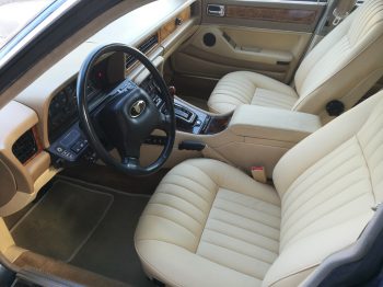 Rénovation sièges cuir magnolia Jaguar XJ40 par RC Sellerie RC Sellerie
