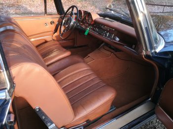 Intérieur cuir réparé Mercedes W111 cabriolet par RC Sellerie RC Sellerie