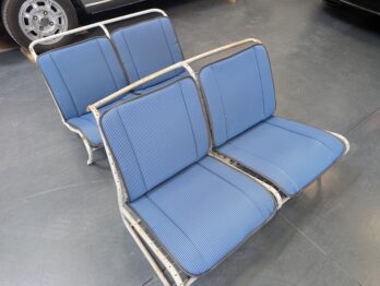 Remplacement des coiffes de sièges pour 2CV AZ de 1957 par RC Sellerie RC Sellerie