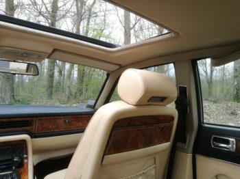 Rénovation ciel de toit avec toit ouvrant  XJ40 Jaguar par RC Sellerie RC Sellerie