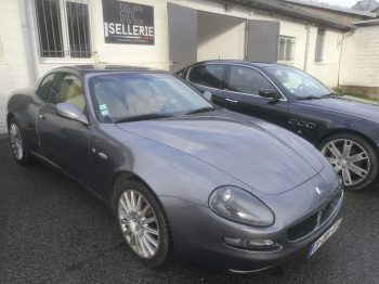 Remplacement du tissu de ciel de toit en jersey sur Maserati Coupé GT 4200 chez RC Sellerie RC Sellerie