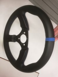 Réalisation d'un volant en cuir sur Porsche 911 - 964 par RC Sellerie RC Sellerie