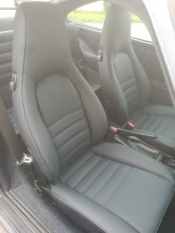 Réalisation d'un intérieur complet en cuir see blau sur Porsche 911 - 964 par RC Sellerie RC Sellerie