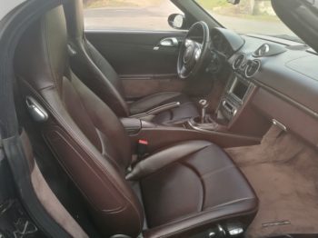 Siège cuir nettoyé et hydraté sur Porsche Boxster par RC Sellerie RC Sellerie