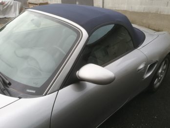 Remplacement de la capote bleu marine d'un Porsche Boxster GTS par RC Sellerie RC Sellerie
