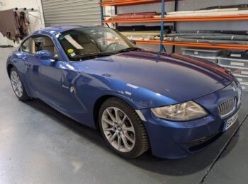 Remplacement du tissu de ciel de toit d'un Coupé BMW Z4 par l'Atelier RC Sellerie RC Sellerie