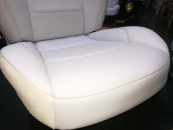 Z4 : modification de la forme des mousses d'assise et dossier pour meilleur maintien par RC Sellerie RC Sellerie