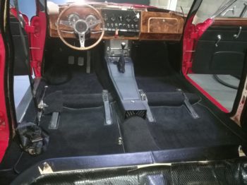 Réalisation d'un kit moquette luxe sur Jaguar MK2 par RC Sellerie RC Sellerie