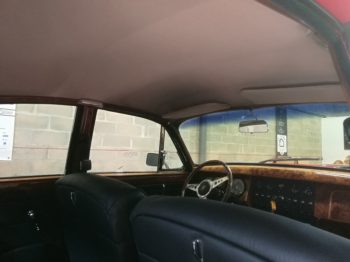Remplacement du ciel de toit en laine sur Jaguar MK2 par RC Sellerie RC Sellerie