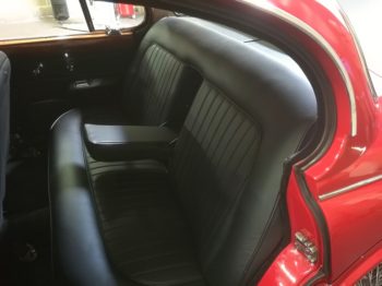 Rénovation banquette arrière cuir jaguar MK2  par RC Sellerie RC Sellerie