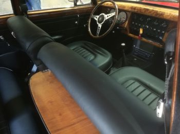 Rénovation sellerie cuir jaguar MK2 avec tablettes pic-nic par RC Sellerie RC Sellerie