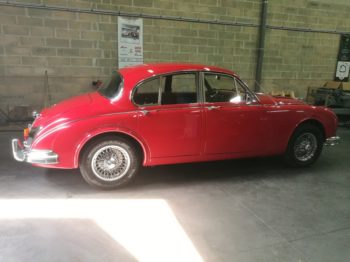 Fin du chantier de rénovation de l'intérieur de la Jaguar MK2 par RC Sellerie RC Sellerie