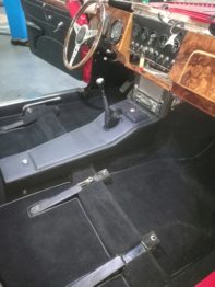 Réalisation d'un kit moquette luxe sur Jaguar MK2 par RC Sellerie RC Sellerie