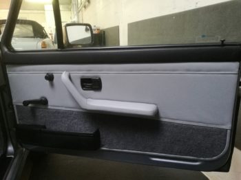 Rénovation des panneaux de portes en cuir gris clair sur Golf Cabriolet Karmann - RC Sellerie RC Sellerie