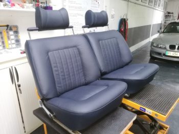 Réalisation d'une sellerie en cuir BMW Dakota bleu marine sur Berline E3 3.0 SI de 1973 par RC Sellerie RC Sellerie