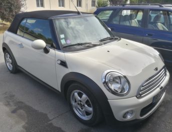 Remplacement d'une capote en alpaga sur Mini R57 par RC Sellerie RC Sellerie