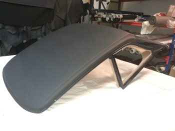 Revêtement extérieur en vinyle du hardtop par encollage par RC Sellerie RC Sellerie