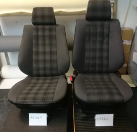 BMW E30 318 IS : Renouvellement des coiffes en tissu écossais d'origine - Situation avant/après - RC Sellerie RC Sellerie