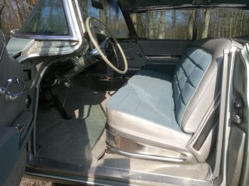 Banquette avant électrique Buick 1958 en tissu et simili rénovée par RC Sellerie RC Sellerie