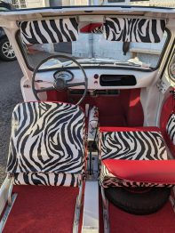 Réalisation d'une sellerie personnalisée en simili-cuir Zèbre pour Vespa 400 par RC Sellerie RC Sellerie