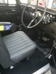 Création d'un kit moquette luxe pour ce taxi Austin par RC sellerie RC Sellerie