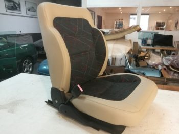 Réalisation d'un siège conducteur en cuir sur 306 Cabriolet Roland Garros par RC Sellerie RC Sellerie