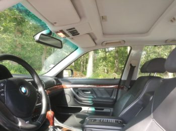 Remplacement du tissu de ciel de toit d'une BMW E34 750i par RC Sellerie RC Sellerie