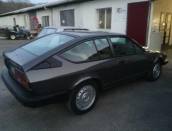Restauration de la sellerie d'une Alfa Romeo GTV6 par RC Sellerie RC Sellerie