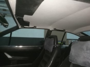Remplacement du ciel de toit tendu en Alcantara pour une Alfa Romeo GTV6 par l'Atelier RC Sellerie RC Sellerie