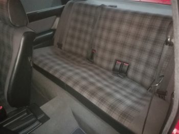 BMW E30 318 IS : Renouvellement des coiffes en tissu écossais d'origine après travaux par RC Sellerie RC Sellerie