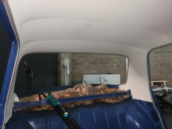 R8 Gordini remplacement du ciel de toit - RC Sellerie RC Sellerie