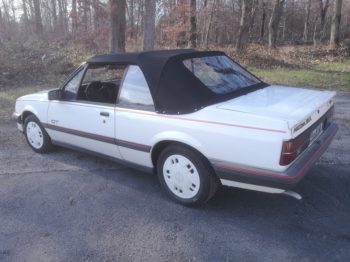 Remplacement d'une capote en Alpaga pour une opel Ascona Cabriolet GT 2.0 par l'Atelier RC sellerie RC Sellerie