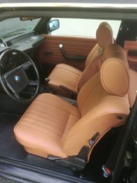 Réalisation d'une sellerie en cuir d'une BMW E21 Baur par RC Sellerie RC Sellerie