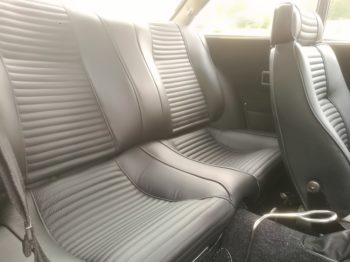 Rénovation complète d'un intérieur cuir sur un Coupé 2000 Bertone Alfa Romeo par RC Sellerie à Languenan RC Sellerie